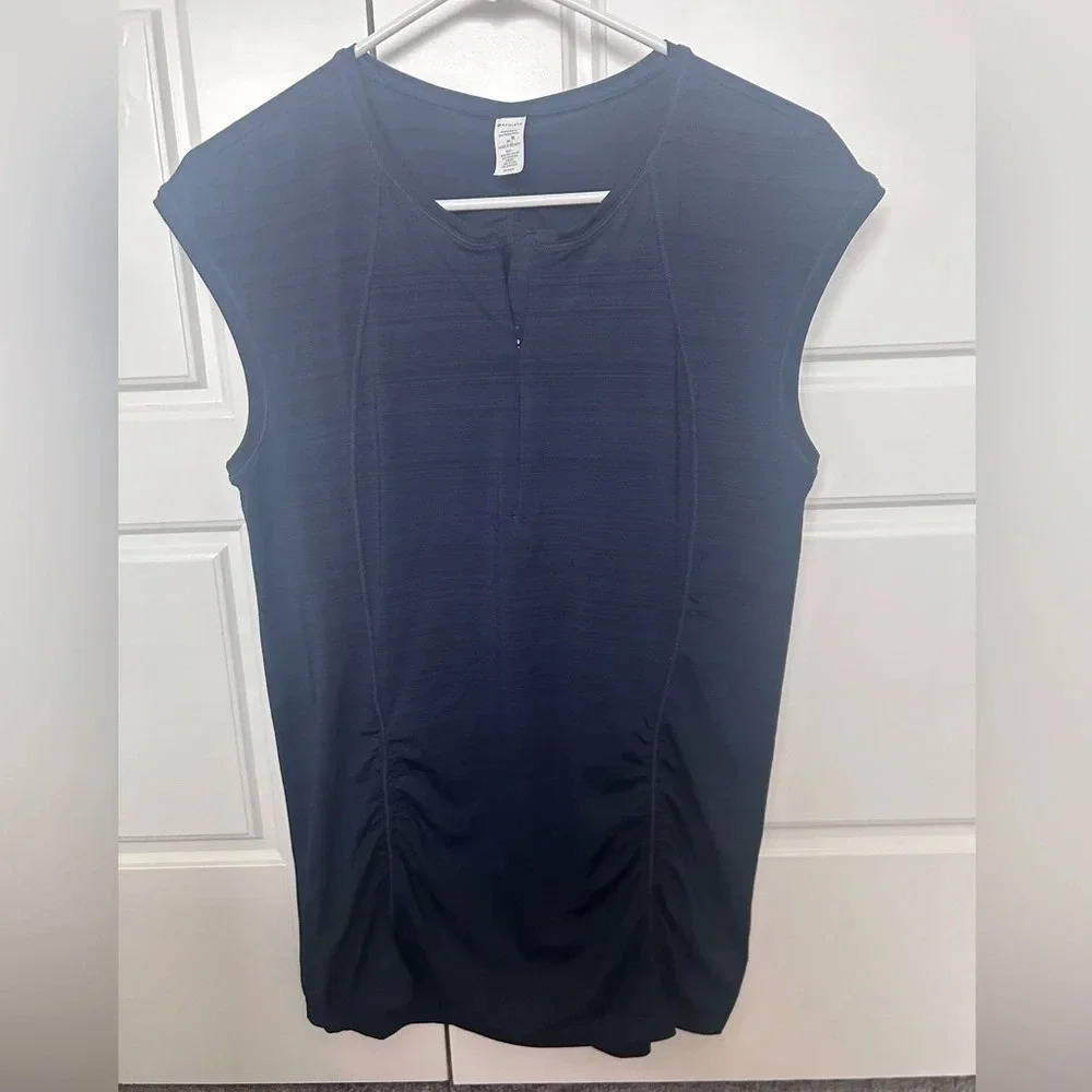 Athleta tank. Size medium. Zipper on back